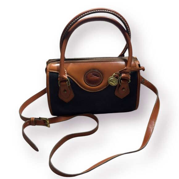 Dooney & Bourke Vintage‎ Handbag/Crossbody Bag Navy/Tan All Weather Leather - Picture 3 of 6